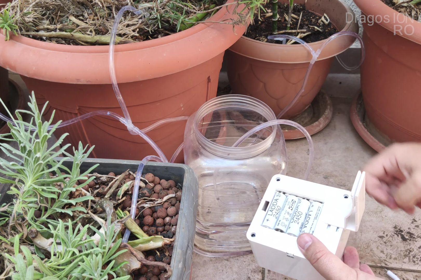 Battery installation in micro-drip timer