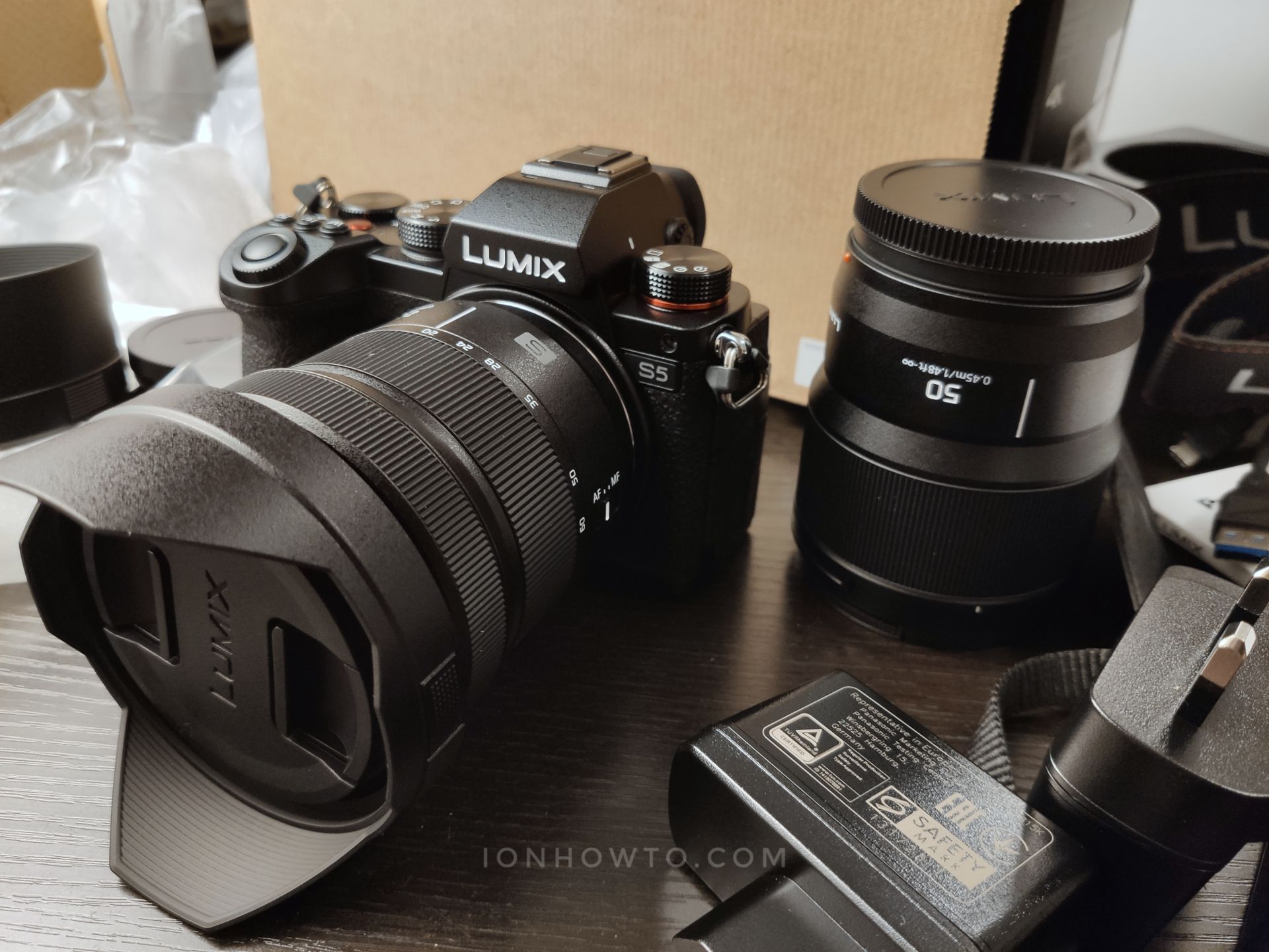 Panasonic Lumix S5 unboxing 20 60 f3.5 50 f1.8 kit