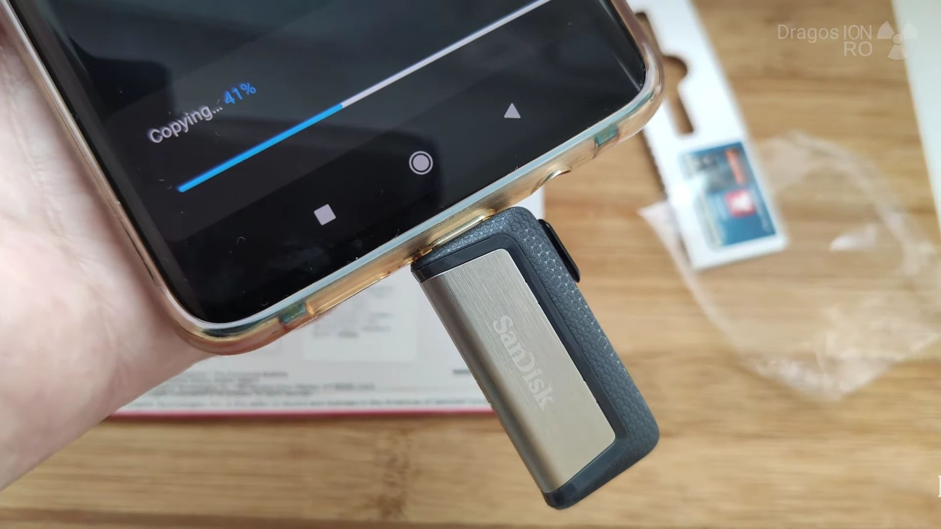 SanDisk Ultra Dual Drive USB-C flash drive unboxing and speed test