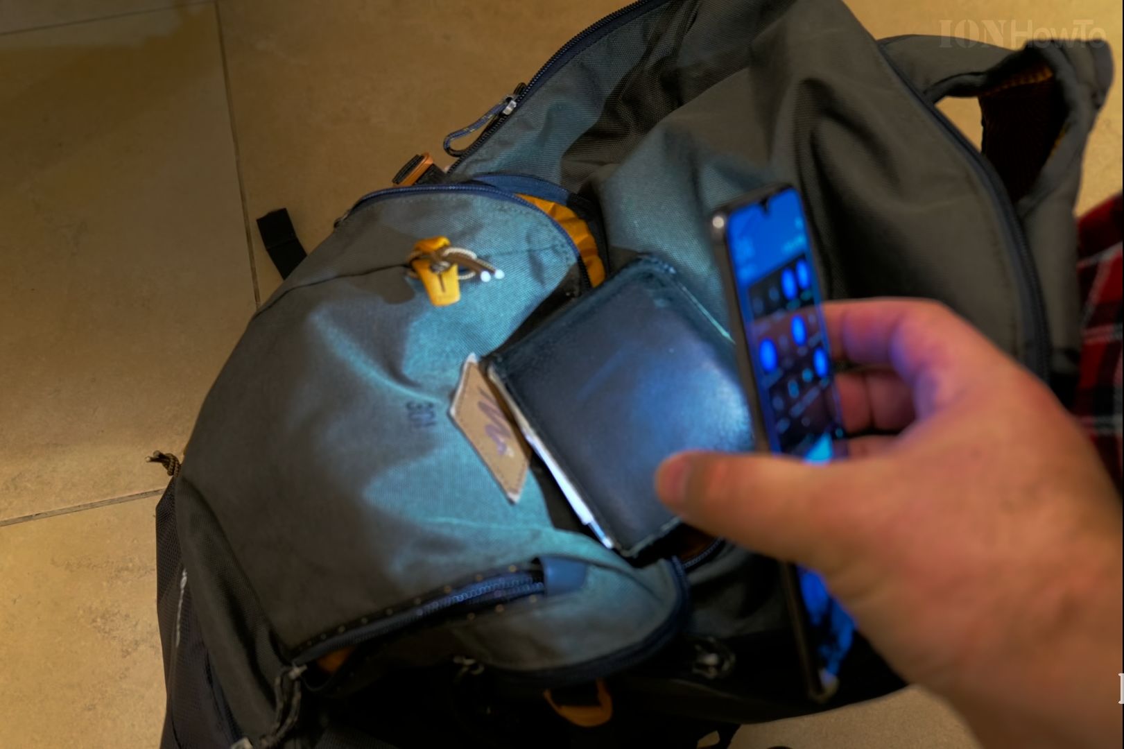 Phone flashlight Earthquake Survival Kit Bag