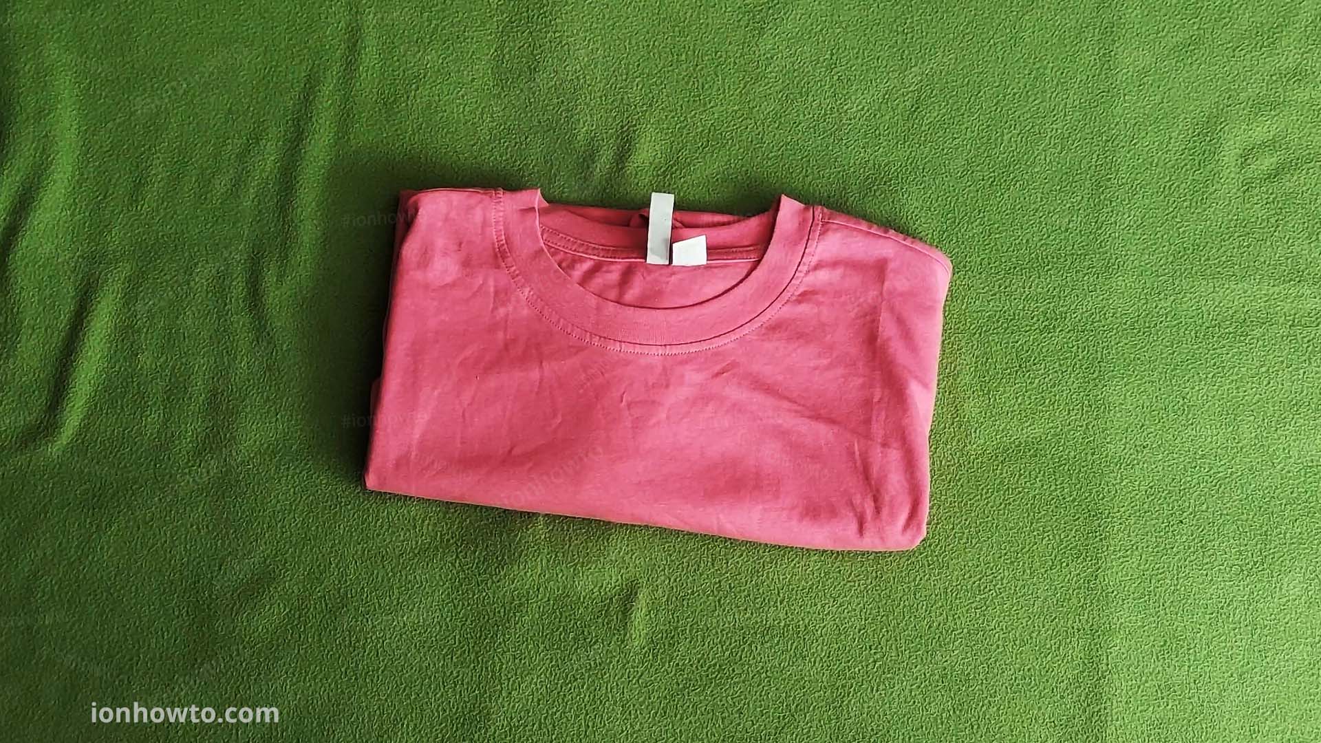 How to fold a T-Shirt in 2 seconds | ION HowTo