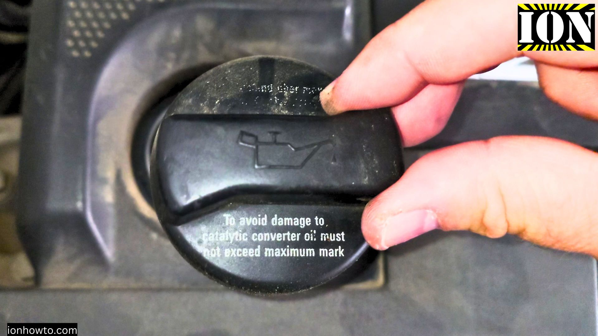 How to Check Car Engine Oil Level and Choose the Right Oil