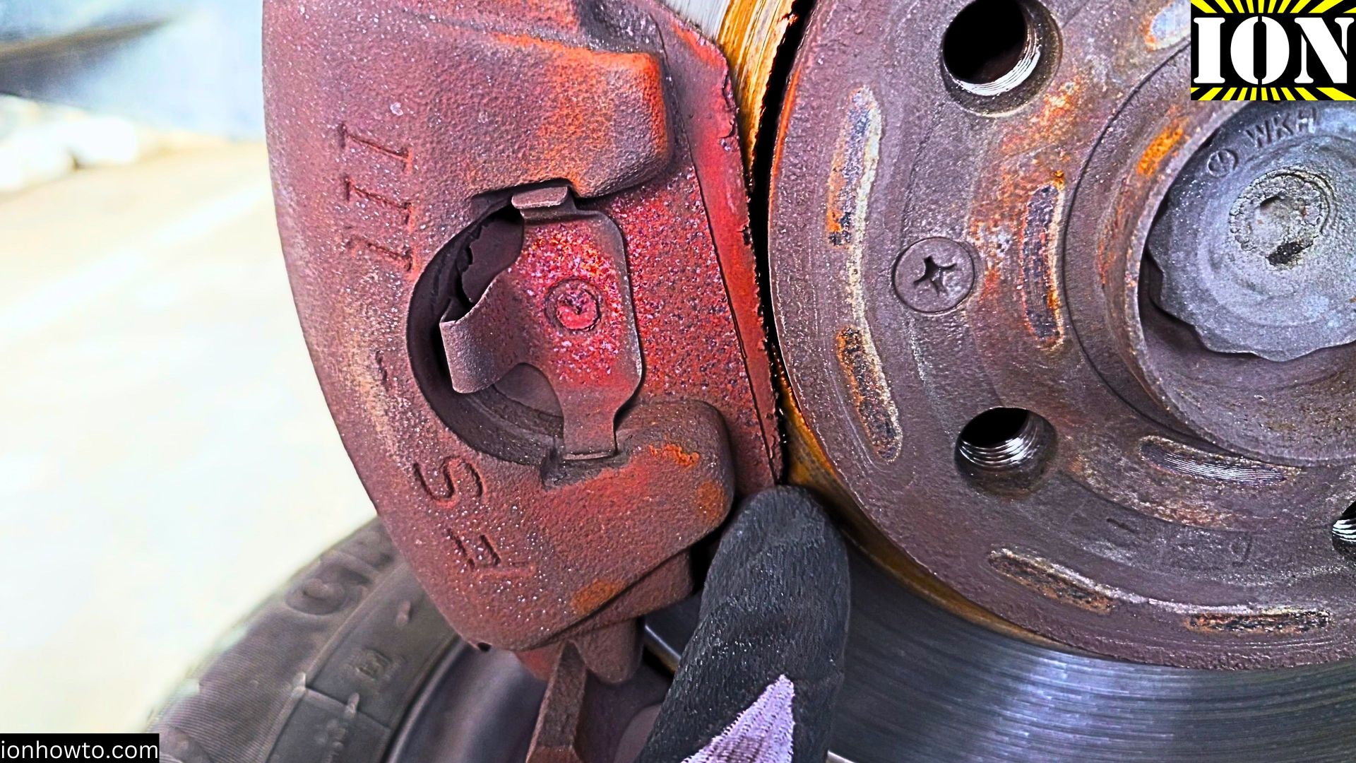DIY Brake Fluid Flush and Brake Service for VW Polo 9N Mk4