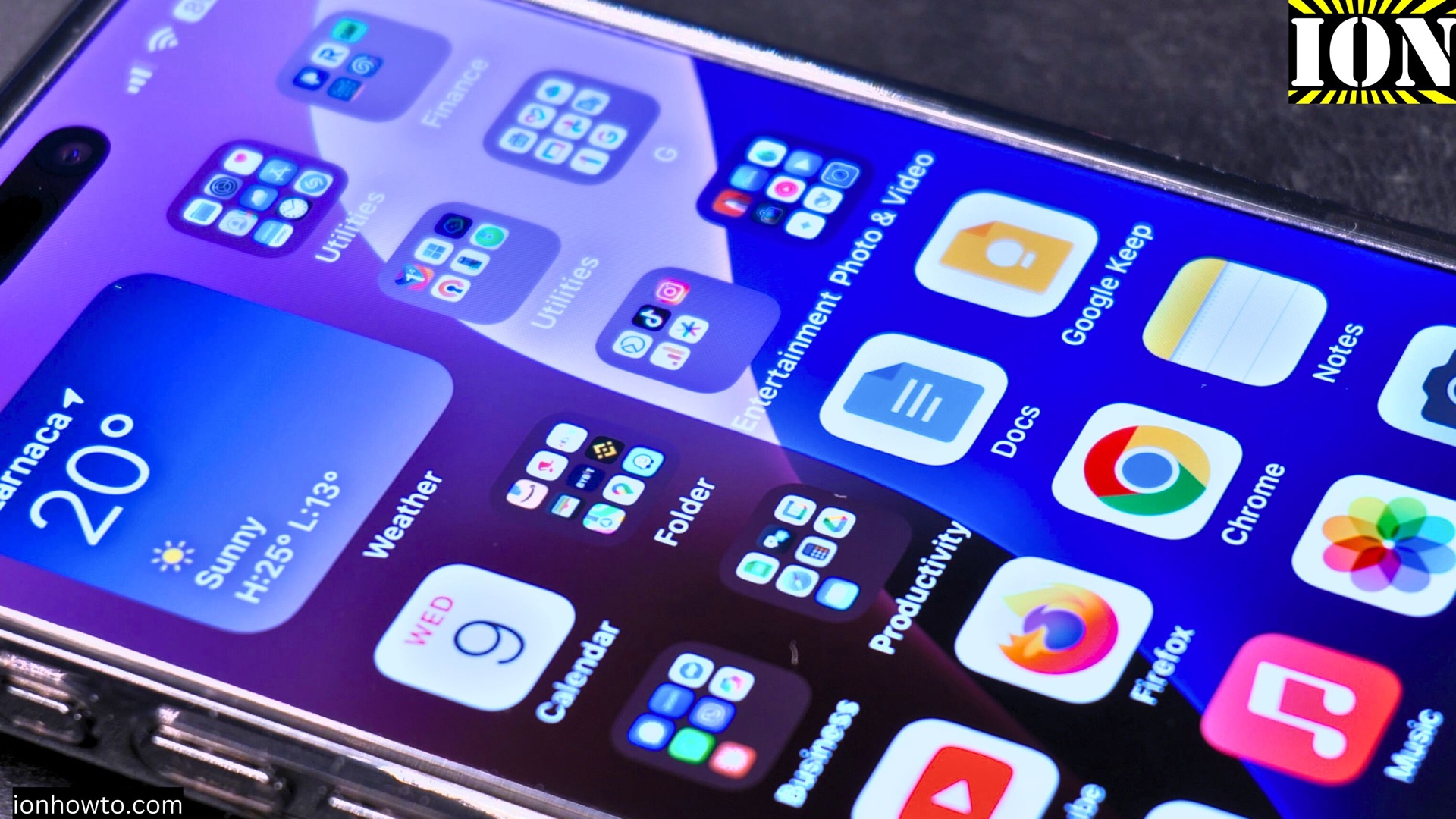 iPhone 16 Pro Max iOS 18.4.1 Apps Home Screen