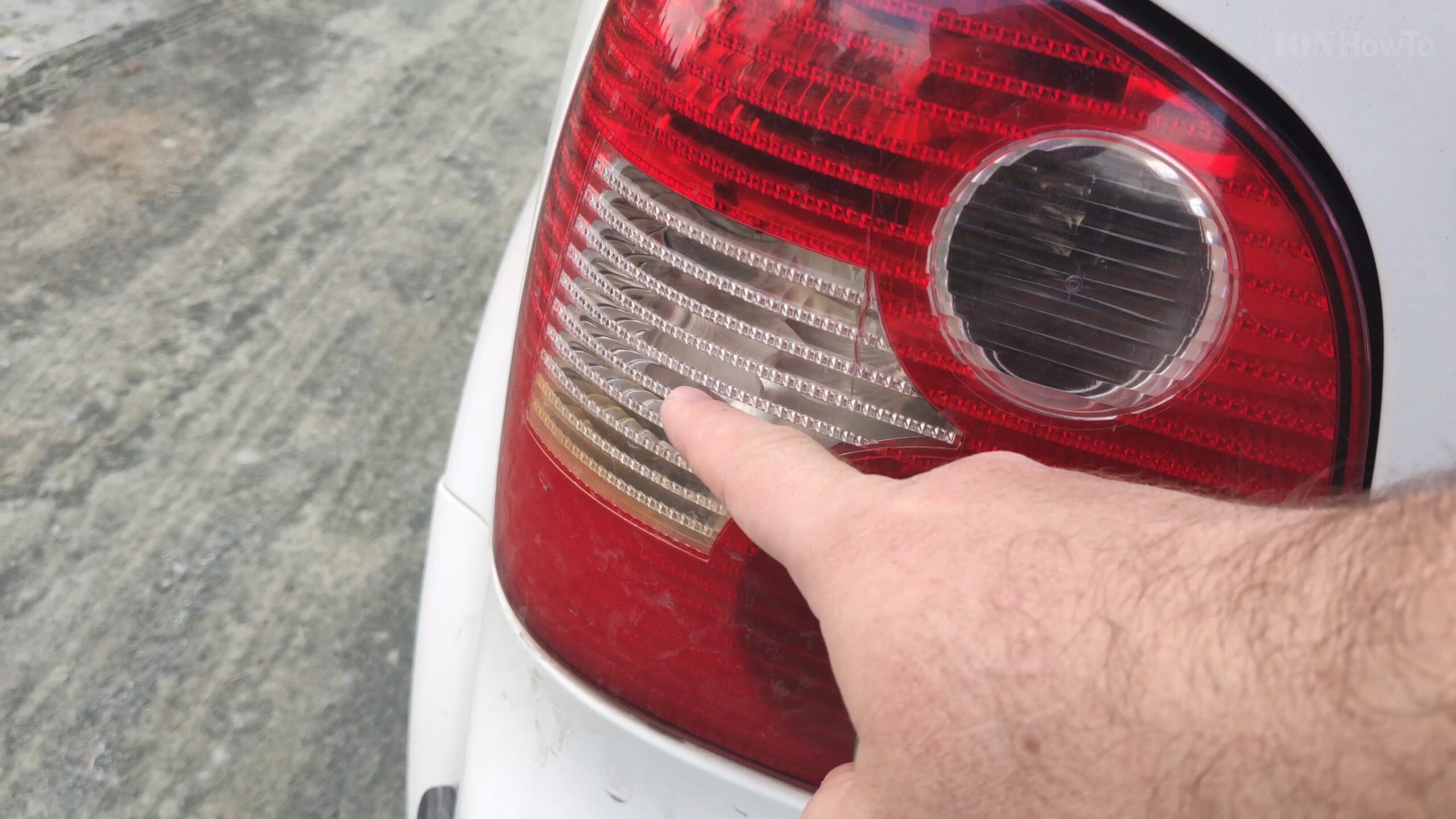 VW Polo 9N Taillight Repair Rust