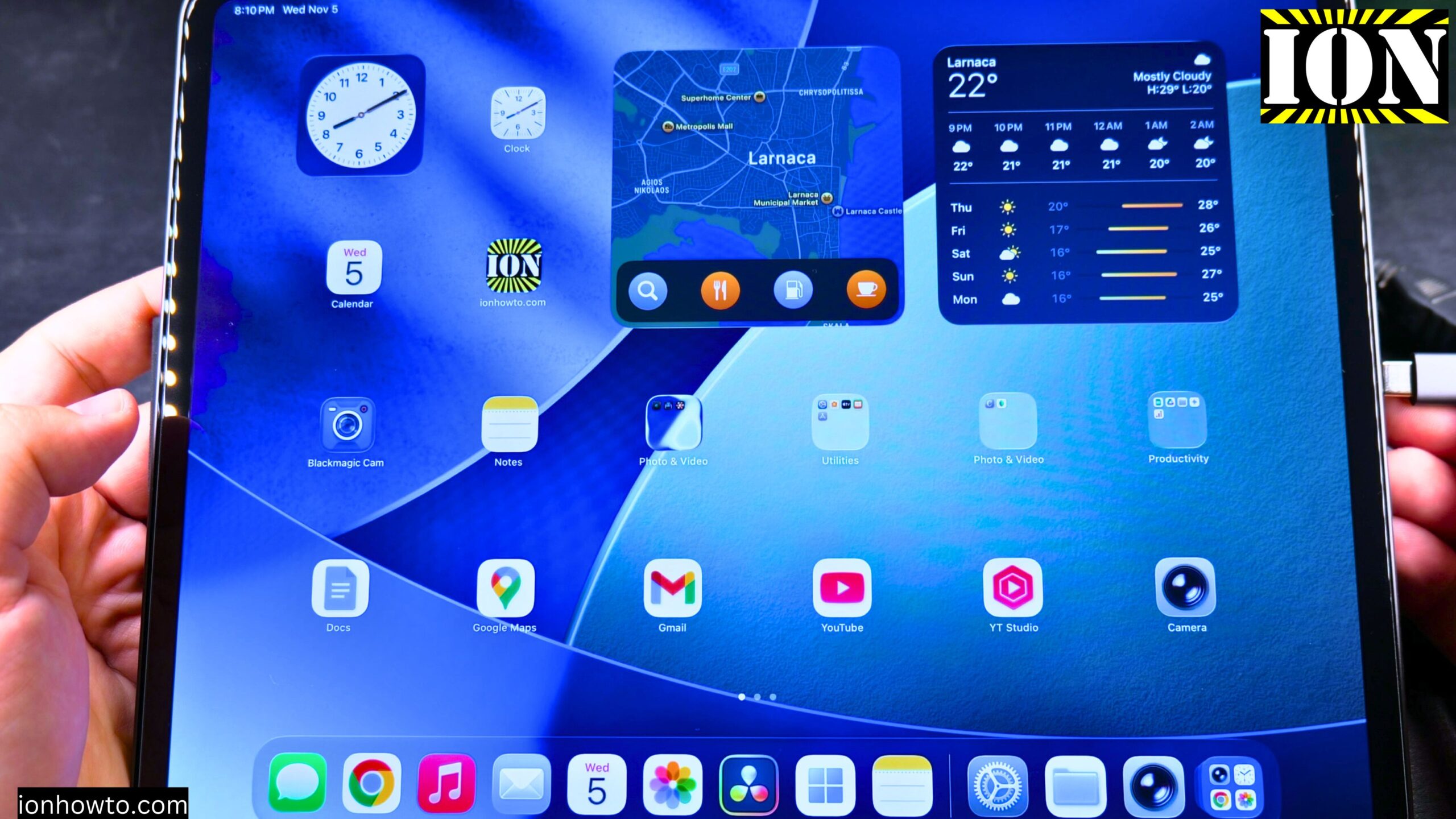 Check iPad Display for Stuck Pixels or Lines